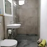 Q- Kleine Stadthotel מלון דירות 3*