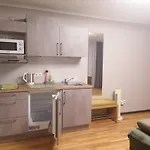 Q- Kleine Stadthotel מלון דירות