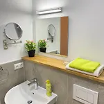מלון דירות Q- Kleine Stadthotel