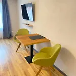 Q- Kleine Stadthotel 3* דינגולפינג