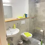 Q- Kleine Stadthotel 3* דינגולפינג