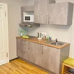 Q- Kleine Stadthotel מלון דירות