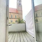 מלון דירות Q- Kleine Stadthotel 3*