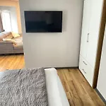 Q- Kleine Stadthotel מלון דירות