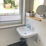 Q- Kleine Stadthotel מלון דירות
