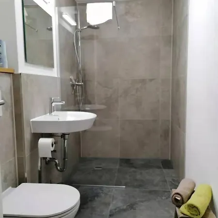 Q- Kleine Stadthotel Aparthotel 3*