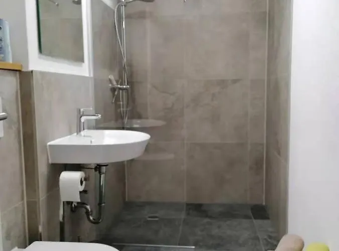 Q- Kleine Stadthotel Hotel apartamentowy 3*