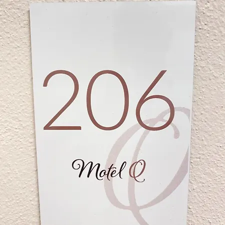 Q- Kleine Stadthotel * دينغولفينغ