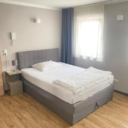 Q- Kleine Stadthotel 3*